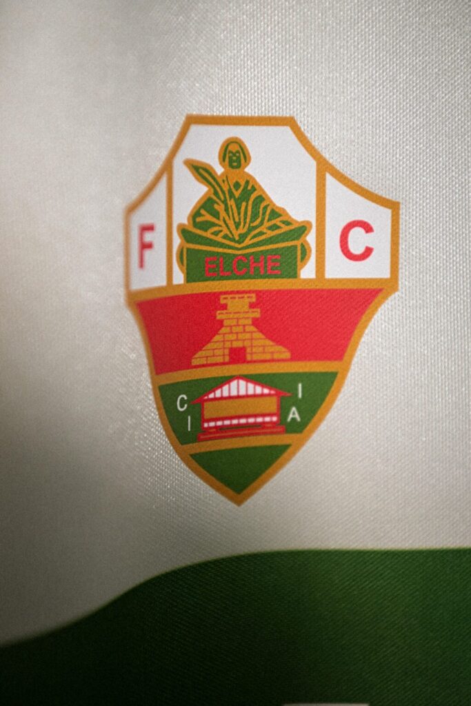 Detalles de la camiseta retro del Elche 1987-1988