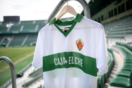 Relanzamiento de la camiseta del Elche CF de la temporada 1987-1988